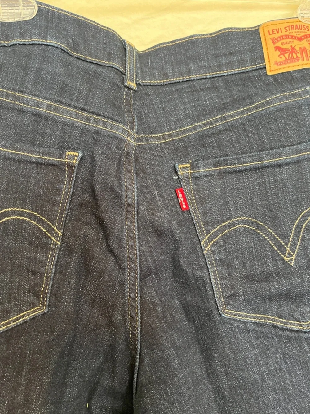 Levi’s Women Classic Bermuda Dark Blue Denim Shorts - Picture 3 of 6